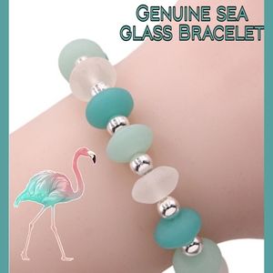 Genuine sea glass bracelet.  Very ⛱ beachy